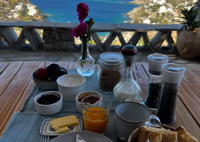 Tzia Blue Bed & Breakfast