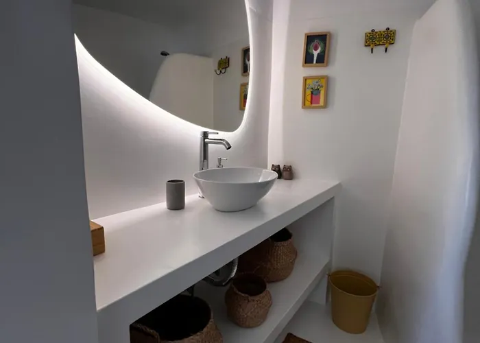 Tzia Blue Bed & Breakfast